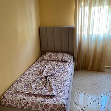 Saranda Apartment Holiday Home *